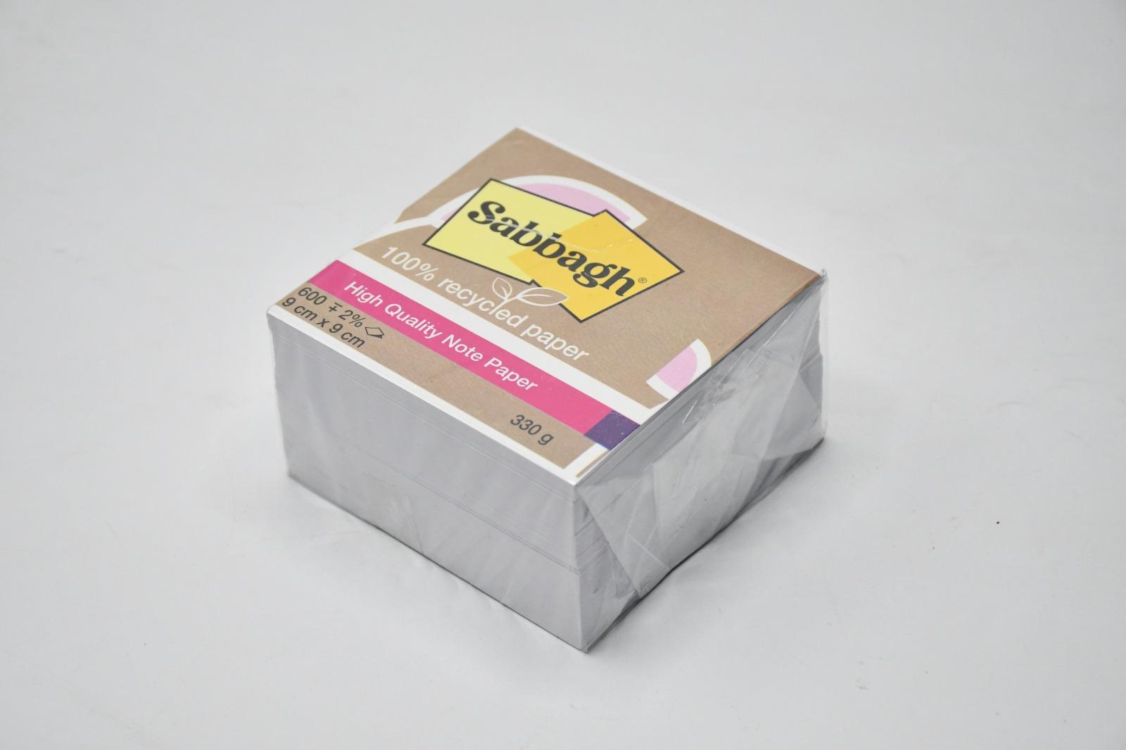 مكعب ورق أبيض