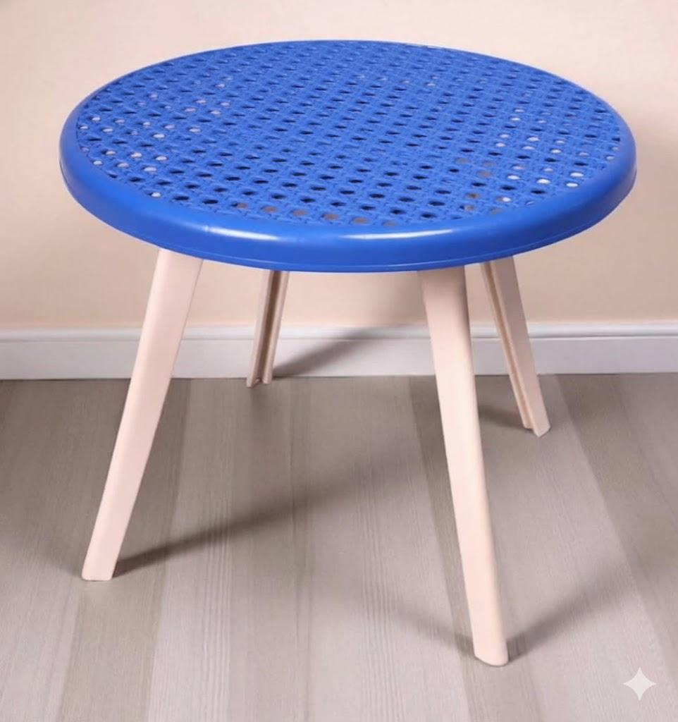 طاولة بلاستيك