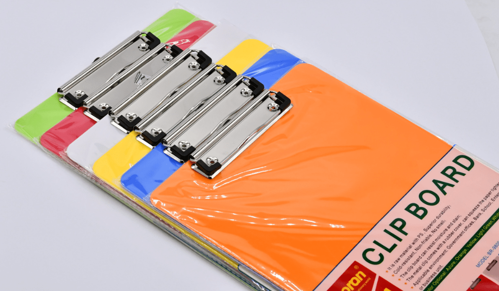 طبلية بلاستيك ملونة