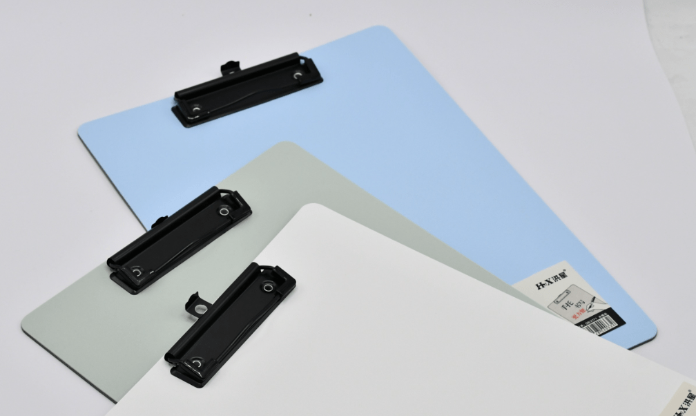 طبلية خشب ملونة